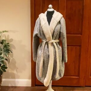 UGG Cozy Plush Hooded Robe - Gray with Cream Trim